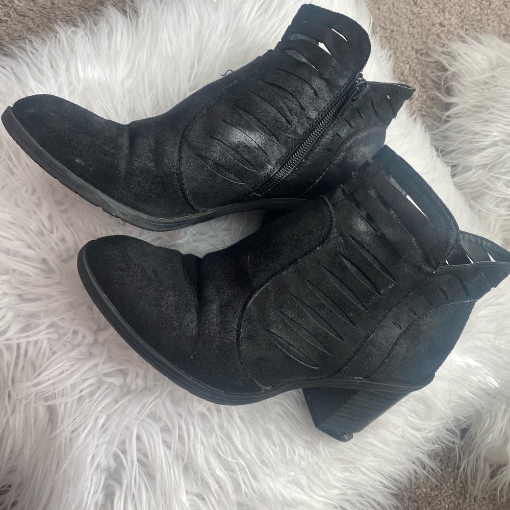 Well loved booties/heels❤️